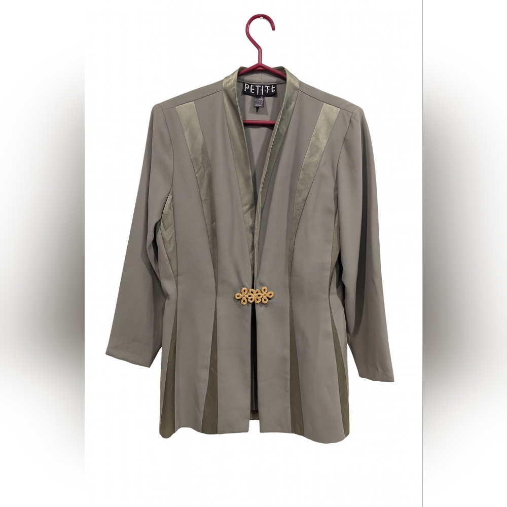 Petite Sophisticate Vintage Sage Green Blazer with Gold Knot Clasp – Size 12